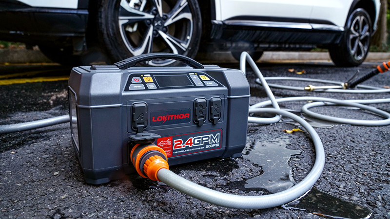 水泵版汽車(chē)應(yīng)急啟動(dòng)電源AW401