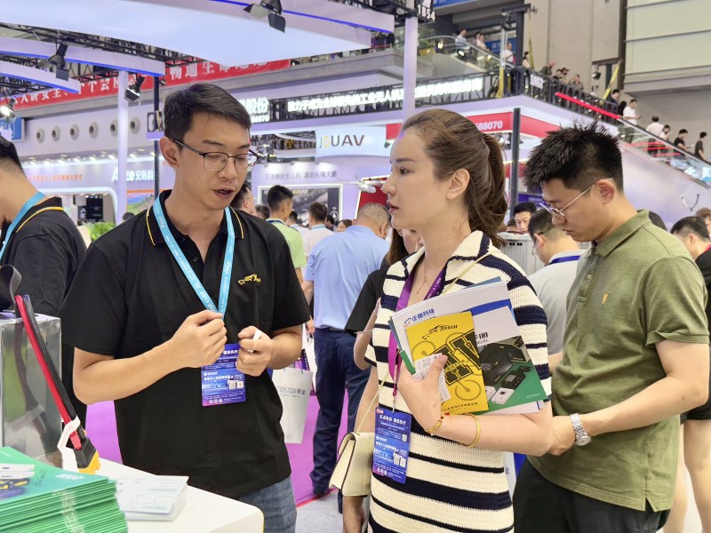 Tattu團(tuán)隊熱情接待 Tattu團(tuán)隊熱情接待